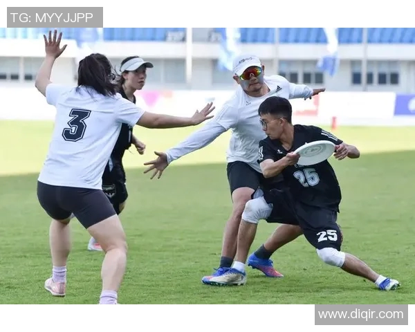 南京飞盘队耐力争议引发热议球员表现与训练方式成焦点讨论