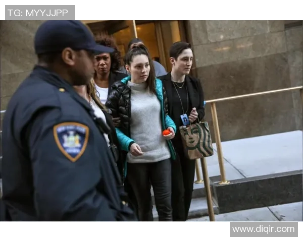 迈阿密足球明星感染新冠病毒后复出训练引发球迷热议